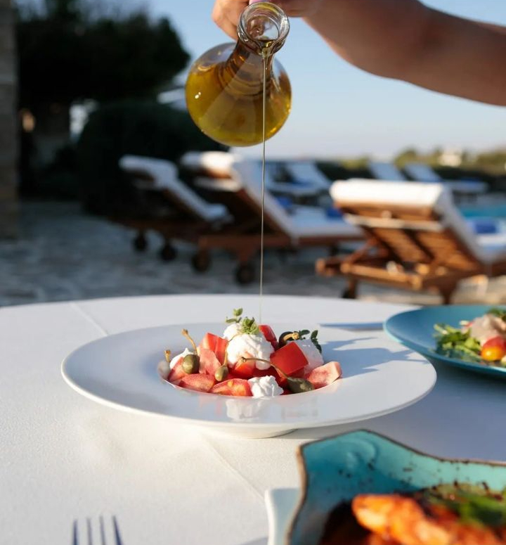 Inviting outdoor dining at the best restaurant in Stelida, Naxos - Naxian Terra